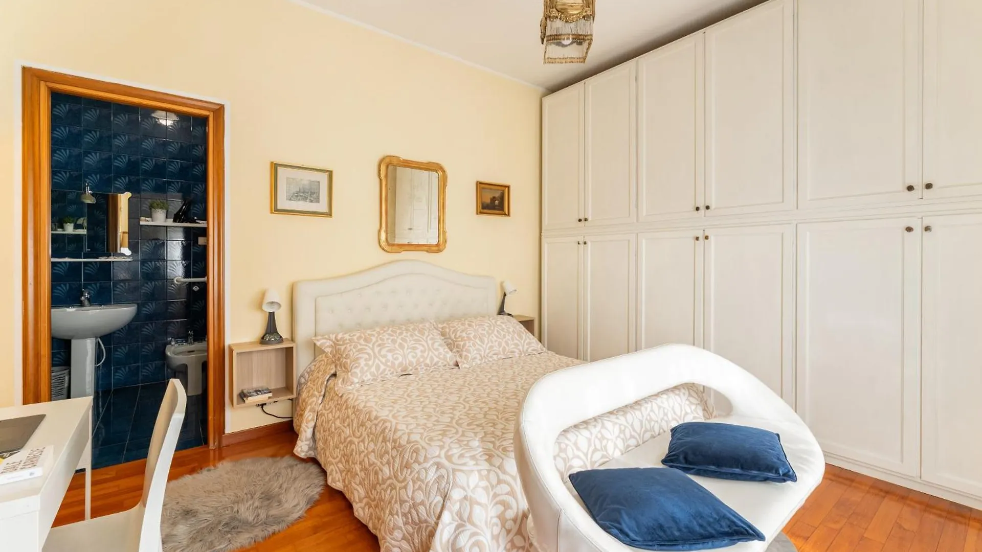 Guest house Colombo Penthouse Wi Fi Netflix Ac Hotel Rome Italy