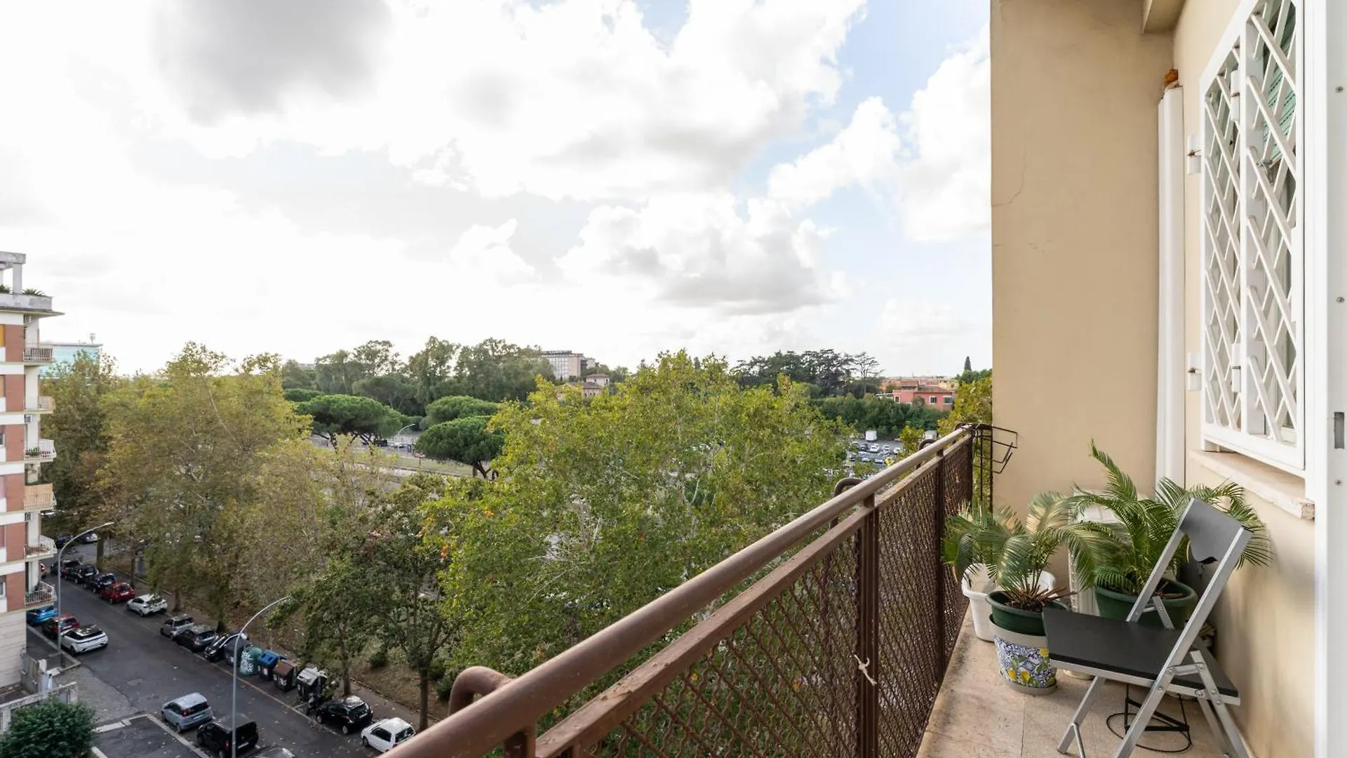 Colombo Penthouse Wi Fi Netflix Ac Hotel Rome 0*,  Italy