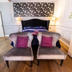 Relais San Lorenzo In Lucina Affittacamere
